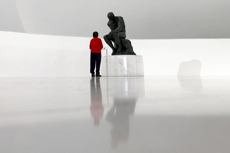 a sculpture of Rodin 