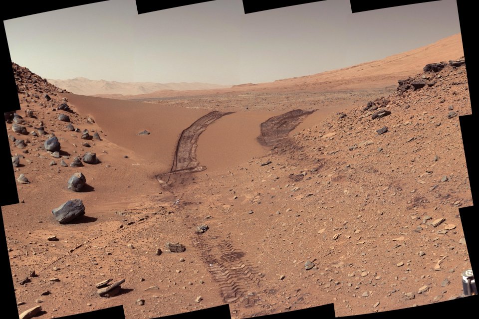 Martian soil and tracks