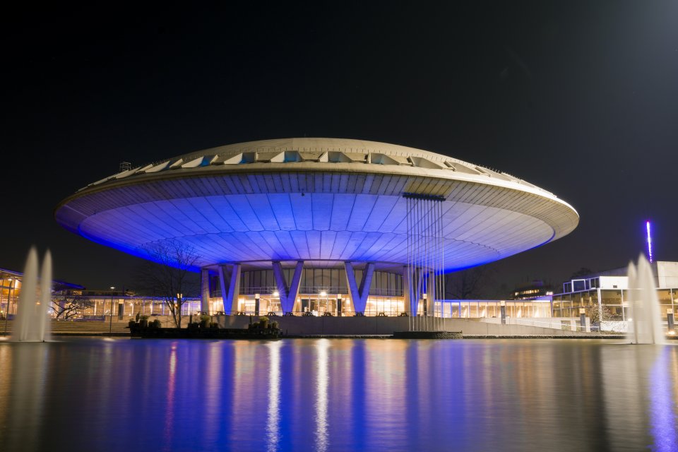 a flying saucer restaurant